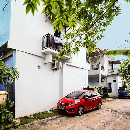 Oyo Life 92046 Garuda Residence Палембанг Екстериор снимка