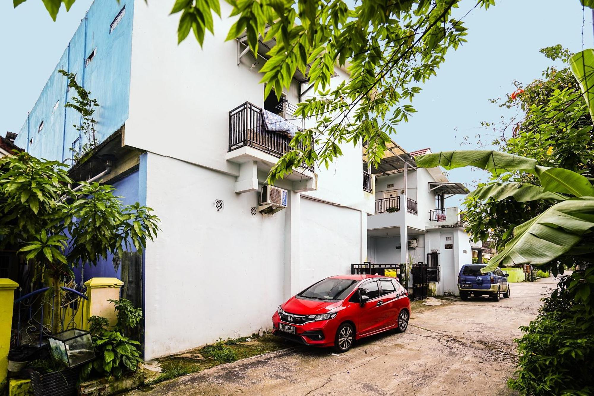 Oyo Life 92046 Garuda Residence Палембанг Екстериор снимка